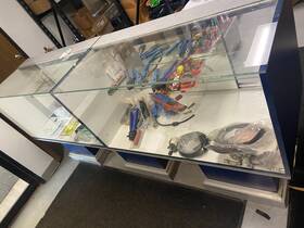 Roxy Display 924853905395 2 Used 3 X 4 Feet Glass Showcase Store Fixture Nice For Flea Market